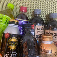 コーヒーとジュースとお茶のセットの画像