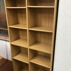 本棚　木目調