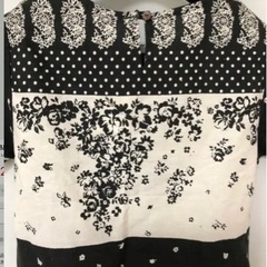 未使用品　ニューズトレーニング　ワンピース　サイズM タグ付きです。 身幅46.着丈108センチの画像