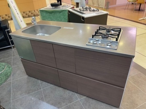 小型キッチン　アイランド型