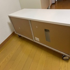 テレビボードの画像