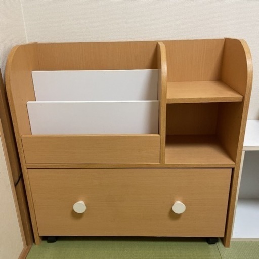 絵本棚⭐︎見せる収納⭐︎おもちゃやオムツもたっぷり入る