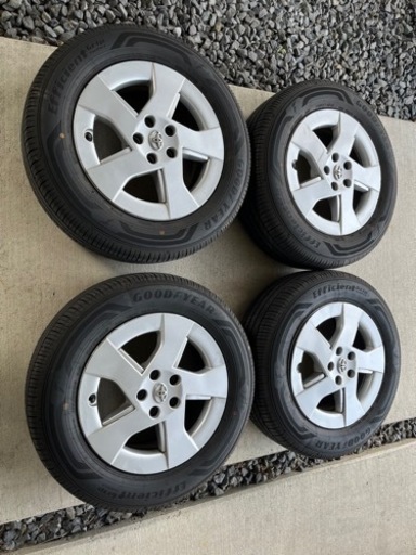 トヨタ30プリウス純正タイヤホイール！めちゃくちゃ溝あり！