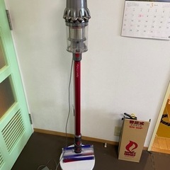 決まりました！Dyson V11 fluffy＋　SV14 コードレス　掃除機　美品　箱付き