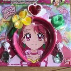 変身プリチューム　キュアグレース　ふるふるタクト　コップ　クッション　トランプ　缶バッジ　カチューシャ　イヤリング　小物入れの画像