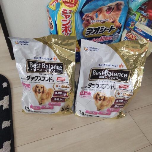 犬用売ります。ドックフード2個、オムツ3個、デオシート