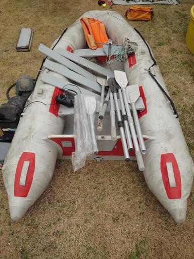 今月いっぱい！アキレスゴムボート