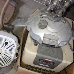 水槽のクーラーと濾過装置(商談中)の画像
