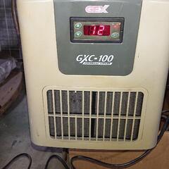 水槽のクーラーと濾過装置(商談中)の画像