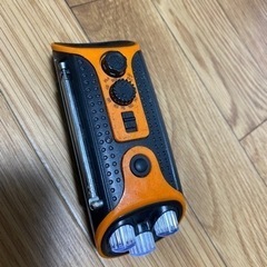 手回し充電式防災ライト/AMFMラジオ