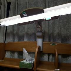 【終了】ありがとうございました🙇中古の机　椅子汚れあり　カギあり　引き取り限定　なるべく早めの取引願います　無料ですの画像