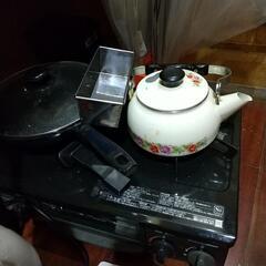 ガスコンロ、フライパン、ヤカン上げますの画像