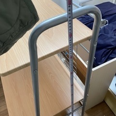 4/2までに取りに来ていただける方限定！勉強机イスセットの画像