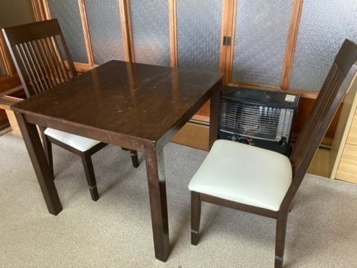 ダイニングテーブルとチェアー2人用