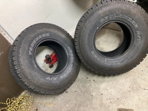 33/12.50r15タイヤ　中古ですがバリ山で新品からの走行は少ないです。