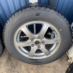 VRX スタッドレスタイヤ　215-60-16の画像