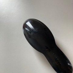 300円　タングルティーザー　ヘアブラシ