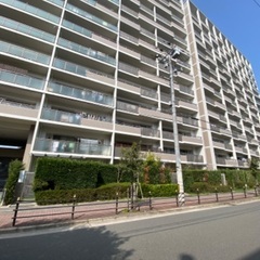大阪信愛学院、市立すみれ小などに３つの学校に囲まれた文教エリア大...