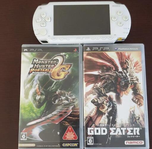 PSP本体とソフト2つ