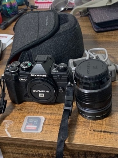 OM-D E M5 IIIと標準ズームレンズM.ZUIKO DIGITAL ED 12-45mm F4.0 PRO