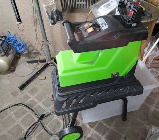 園芸用電動粉砕機ローラーミルガーデンシュレッダー　YRM-35B　売ります