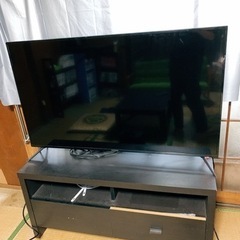テレビ　50インチ？　台付