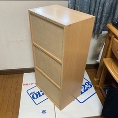 カラーボックス3段木目扉付き+30ℓ角型ペールの画像