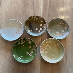 桜模様の小皿（手のひらサイズ）