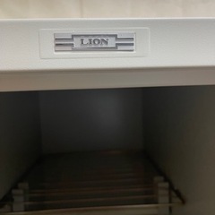 LION 鍵付きスチールロッカー の画像