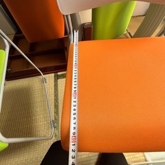 椅子 テーブルの画像