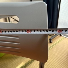 椅子 テーブルの画像