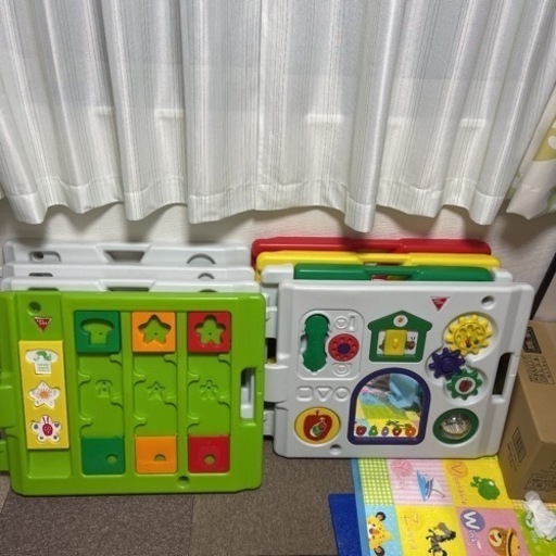 ベビーゲート はらぺこあおむし ベビーサークルと拡張パネル 全8枚