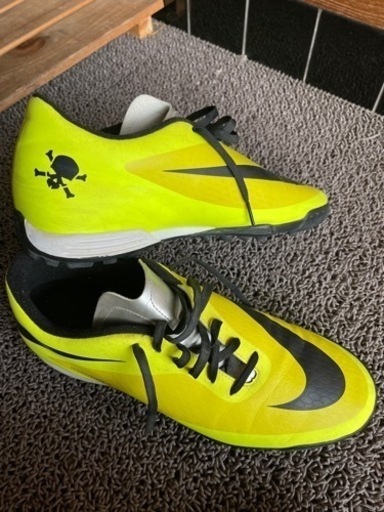 NIKEハイパーヴェノム フットサルトレシュー