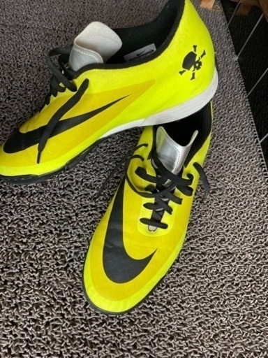 NIKEハイパーヴェノム フットサルトレシュー