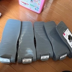 【中古】ダイソー　角度が調整できるシューズラック5個セットの画像