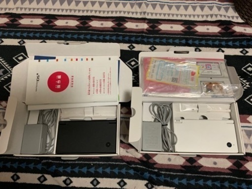 【値下げ‼️】【美品】ニンテンドーDSi ２つもらってくれる方優先
