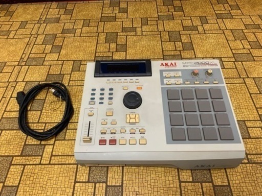 【ビンテージサンプラー】 AKAI MPC2000XL