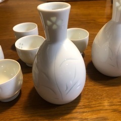 有田焼(蛍彫り)徳利おちょこセット(値段交渉可能です)の画像