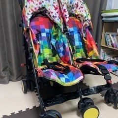 双子用ベビーカーの画像