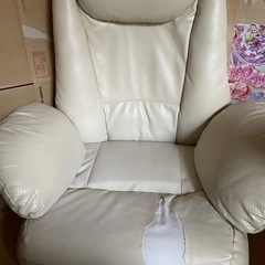 白い椅子→(依頼品)内容を確認して下さい