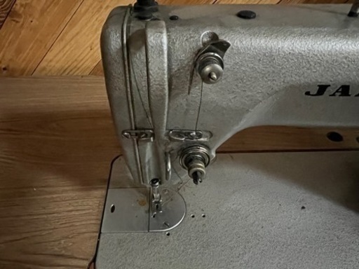 ジャノメ JANOME DB-J704　１本針本縫い工業用ミシン