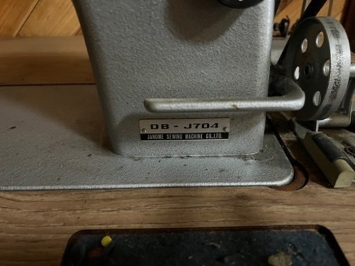 ジャノメ JANOME DB-J704　１本針本縫い工業用ミシン