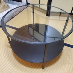 【IKEA】オシャレなガラステーブル