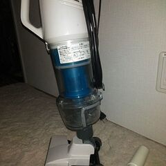 ツインバード 掃除機 軽いので使いやすい コロコロ付きの画像