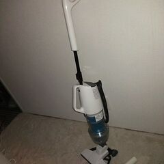 ツインバード 掃除機 軽いので使いやすい コロコロ付き