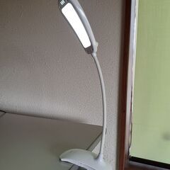 クリップライト  LEDライト 読書灯 デスクライト ベッドサイ...
