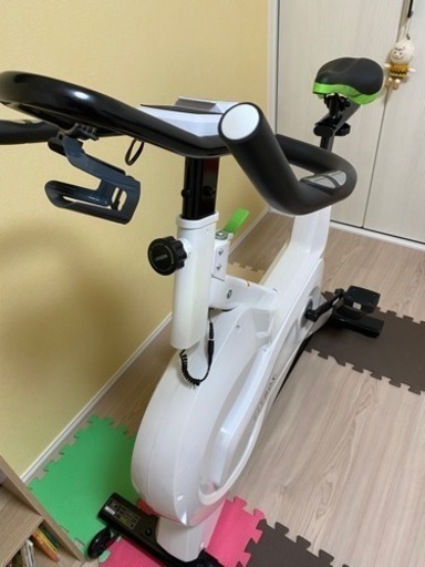 【直接引き取り限定】FITBOX 第3世代フィットネスバイク　極静音　スピンバイク　　ダイエット器具 