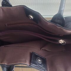牛革黒のトートバッグの画像