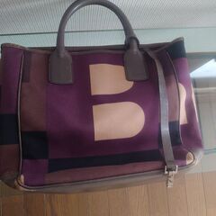 BALLYのバッグ