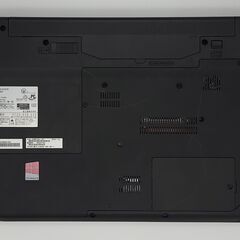 富士通ノートパソコン i3（中古）4GBのメモリ、SSD240GB, 15.6画面、Intel HD Graphics 4400、Windows11, Office2021, Photoshop2021, Illustrator2021,Corel2021,FilmoraX等.の画像